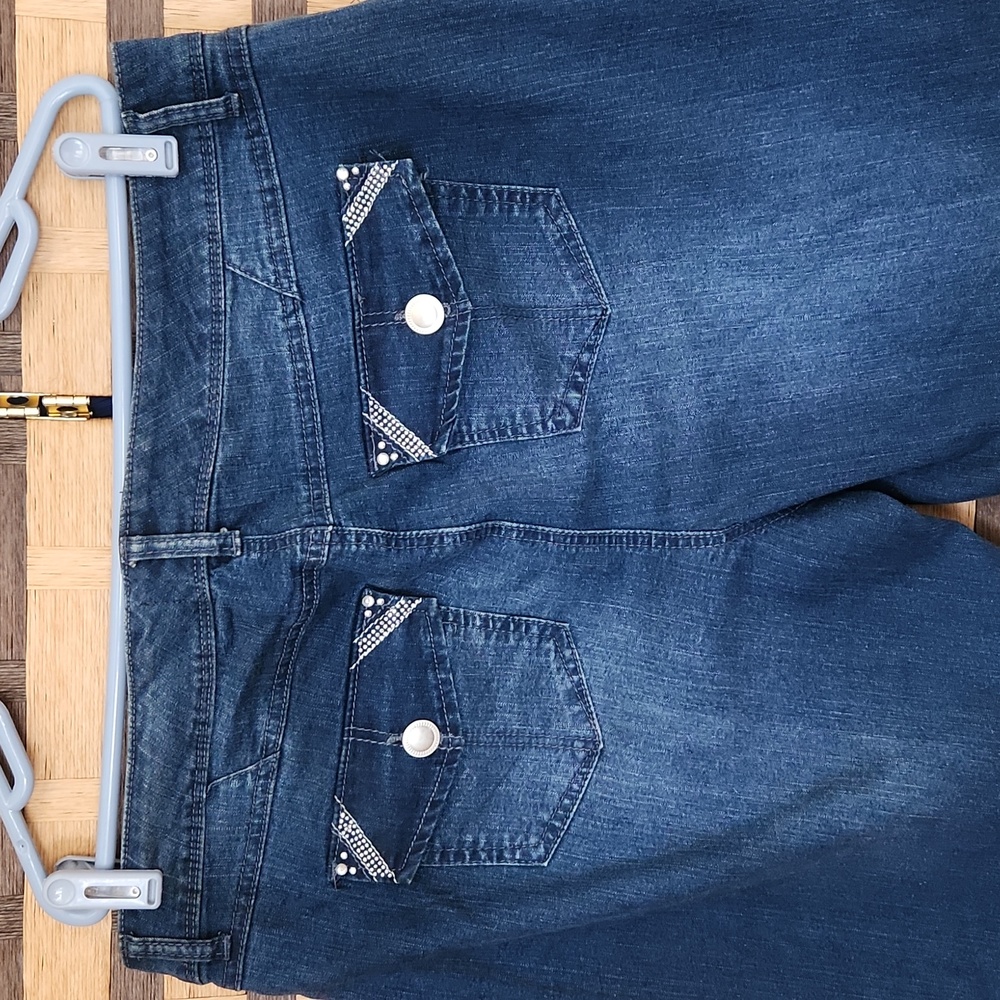 One5One bling snap leg capris